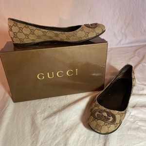 Gucci patterned flats